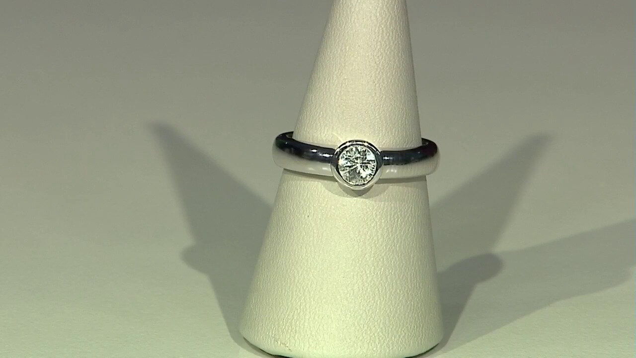 Video Zircon Silver Ring