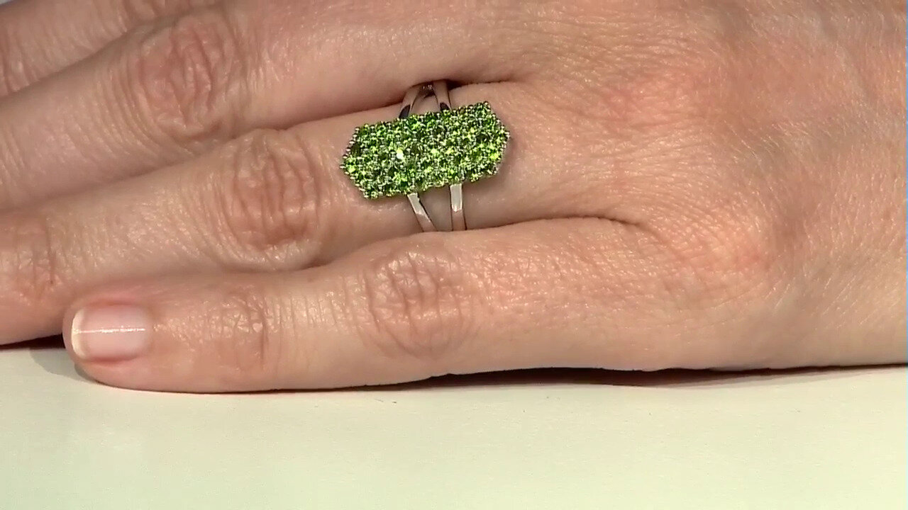 Video Bague en argent et Diopside de Russie