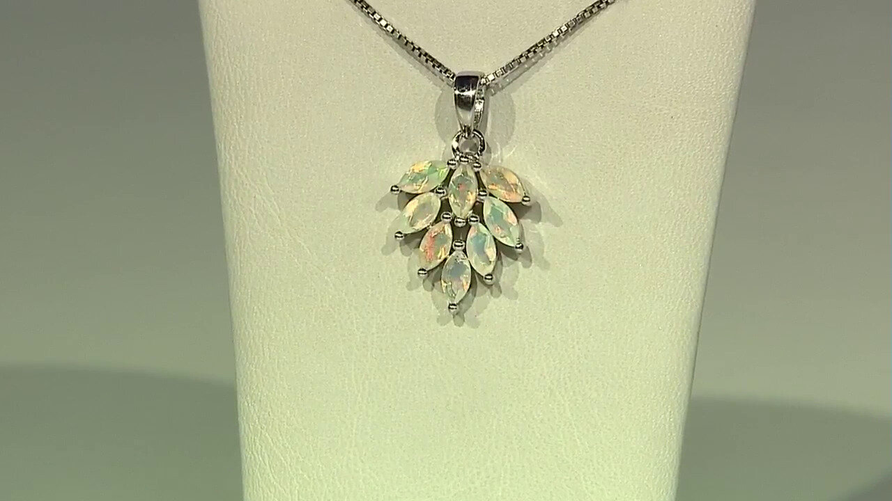 Video Pendentif en argent et Opale Welo