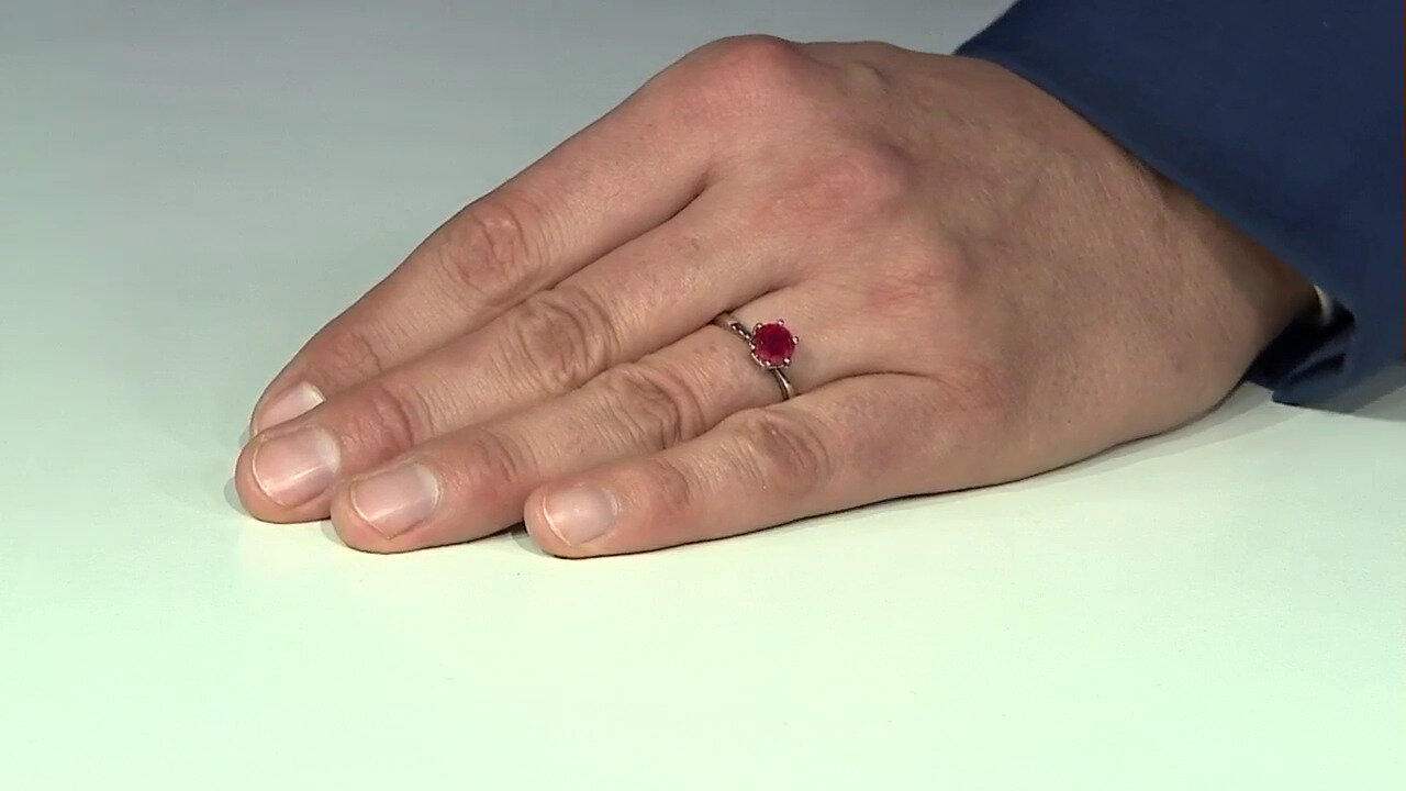 Video Madagascar Ruby Silver Ring