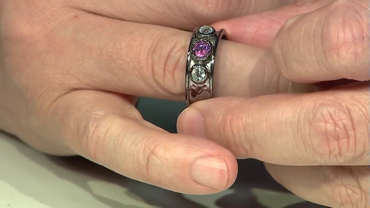 Video Zilveren ring met een roze mystieke kwarts