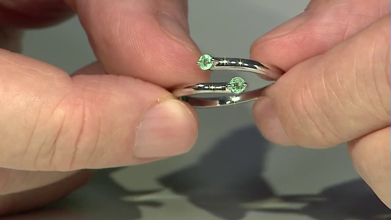 Video Bague en argent et Emeraude de Russie