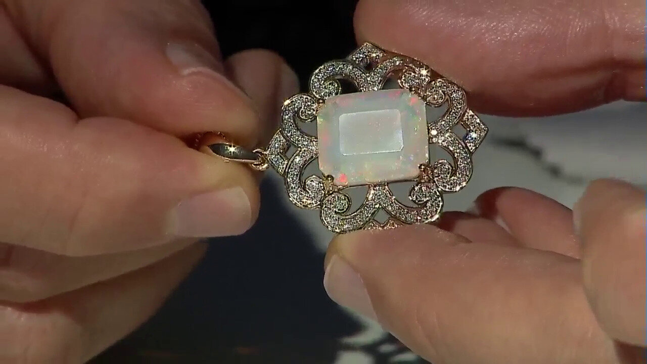 Video 14K AAA Welo Opal Gold Pendant (SUHANA)