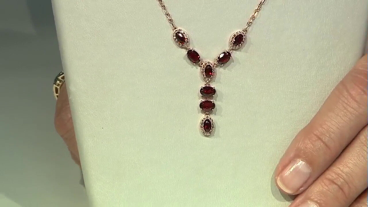 Video Mozambique Garnet Silver Necklace