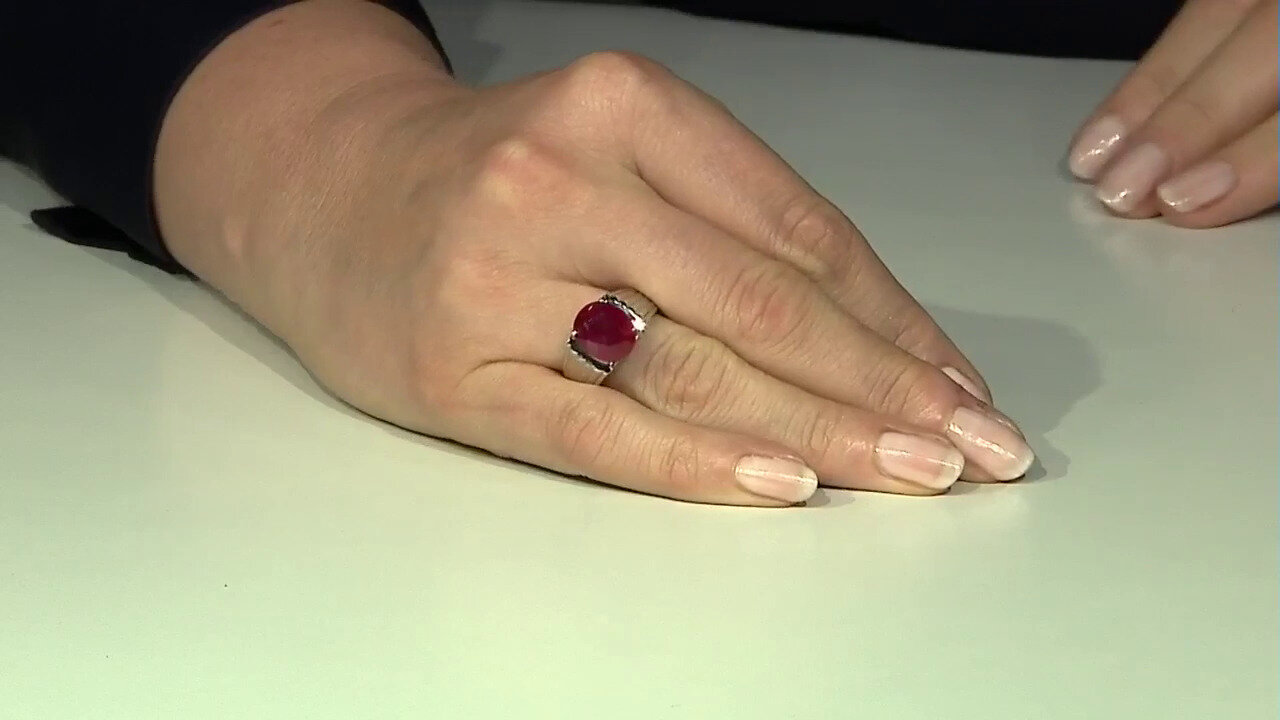 Video Madagascar Ruby Silver Ring