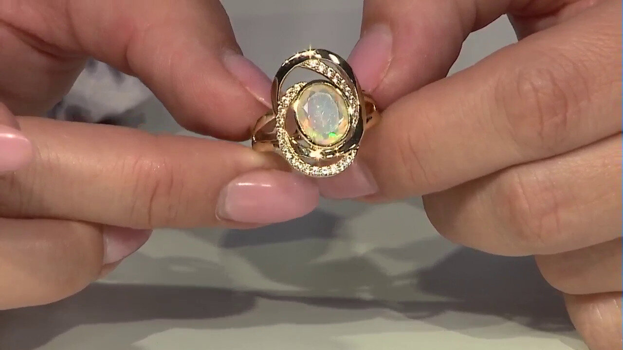 Video Gouden ring met een Welo-opaal