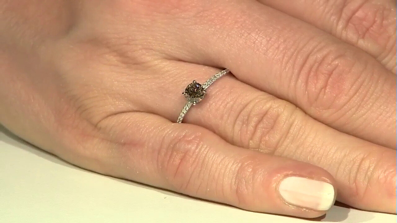 Video Platina ring met een I2 Champagne Diamant