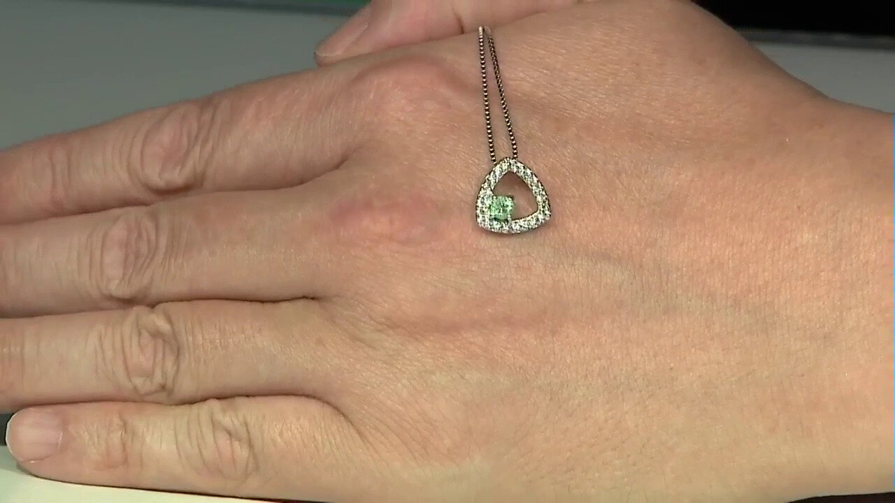 Video Pendentif en argent et Emeraude de Russie