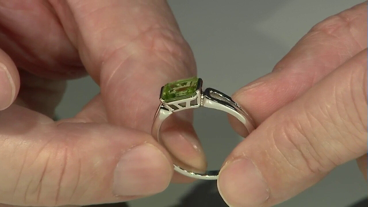 Video Peridot Silver Ring