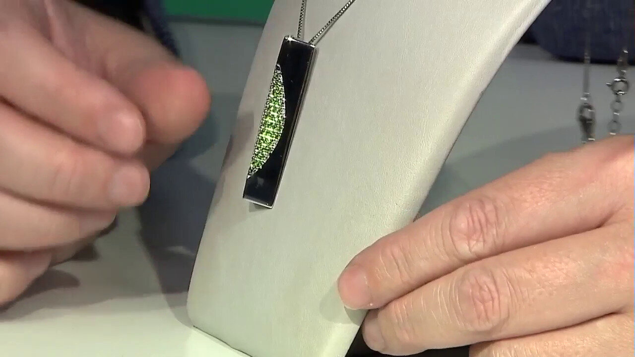 Video Russian Diopside Silver Pendant (SAELOCANA)