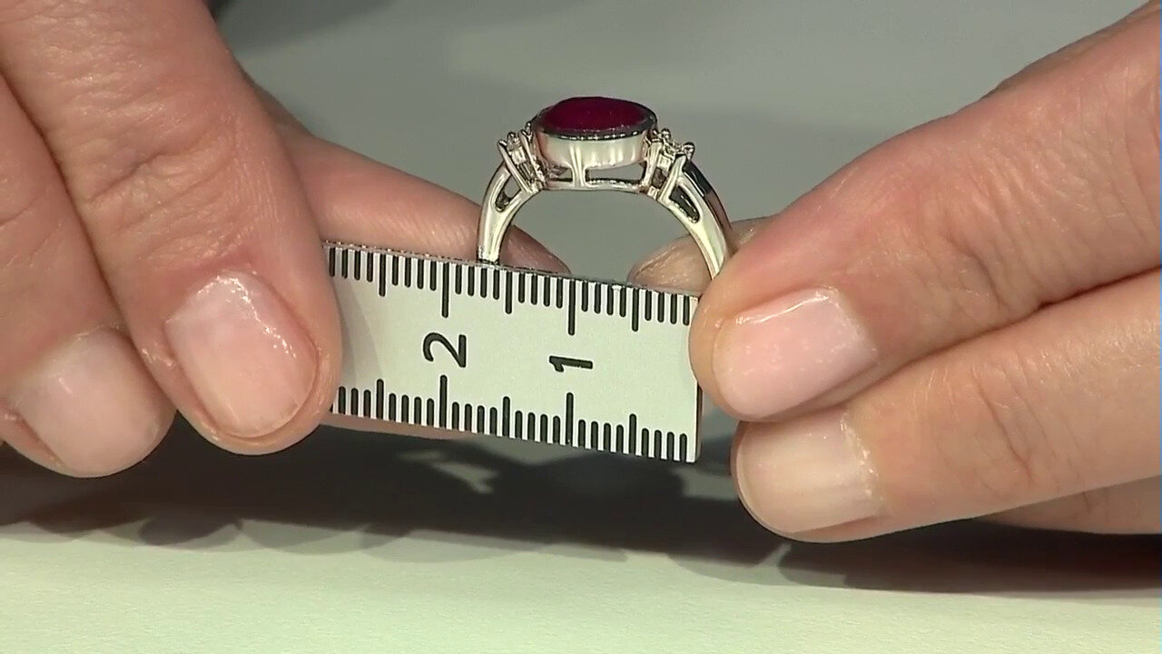 Video Madagascar Ruby Silver Ring