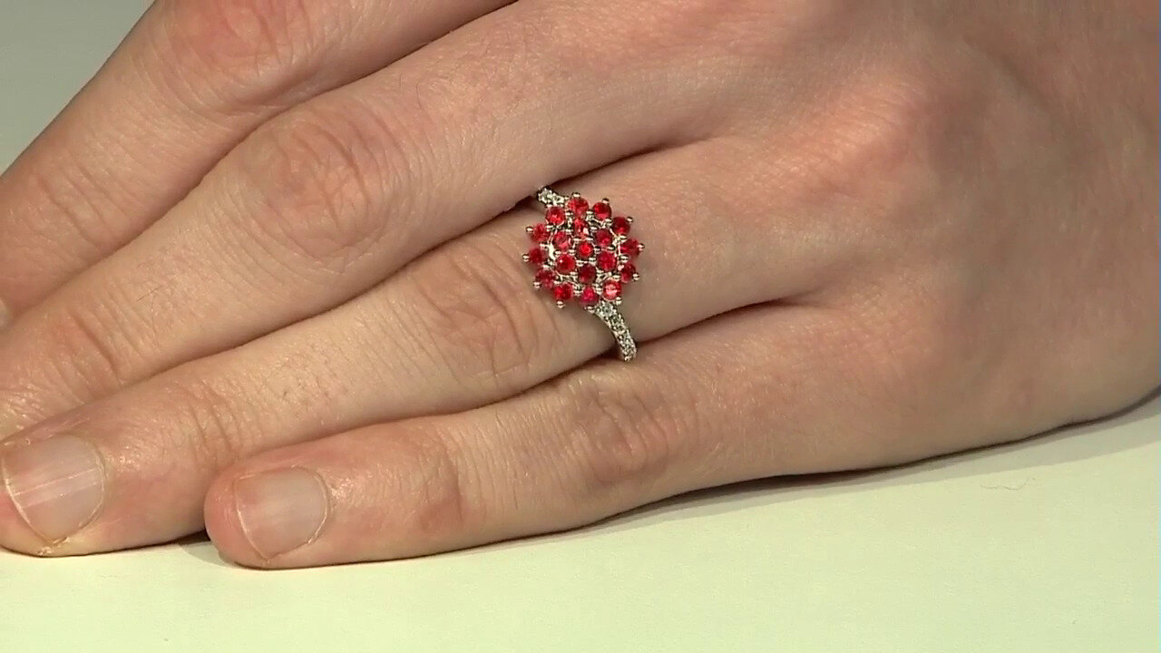 Video Tanzanian Ruby Silver Ring