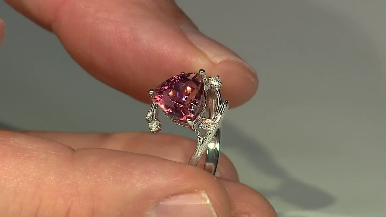 Video 14K Congo Neon Tourmaline Gold Ring (Smithsonian)