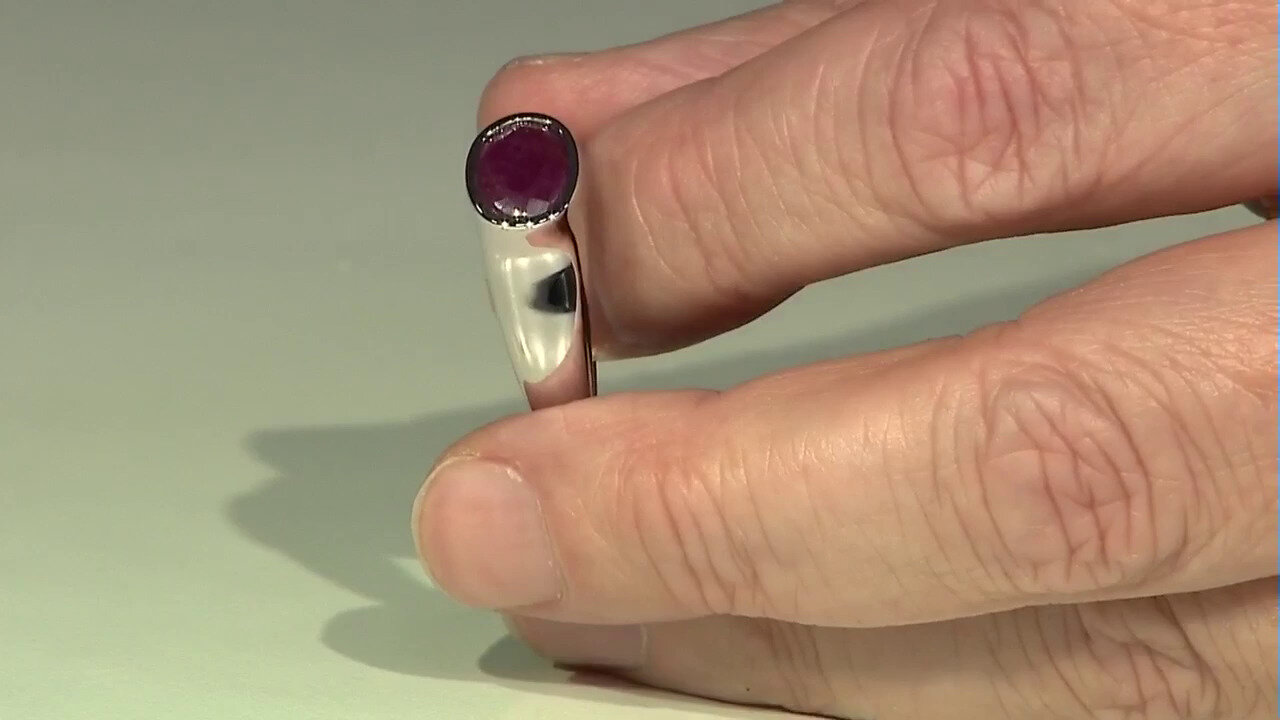 Video Ruby Silver Ring