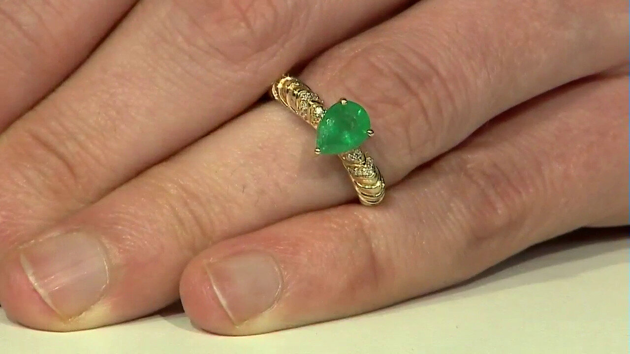 Video 14K Zambian Emerald Gold Ring (de Melo)