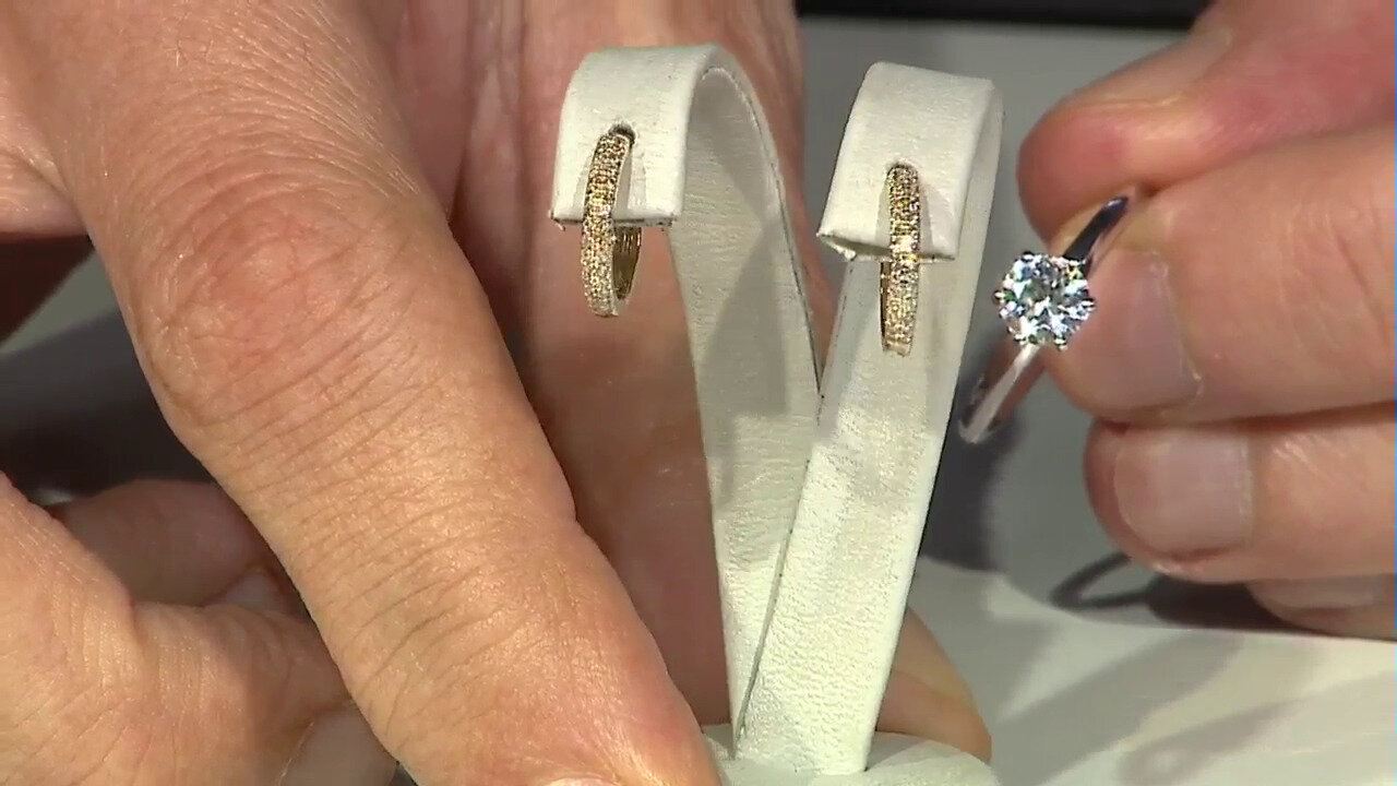 Video 14K SI1 (I) Diamond Gold Earrings