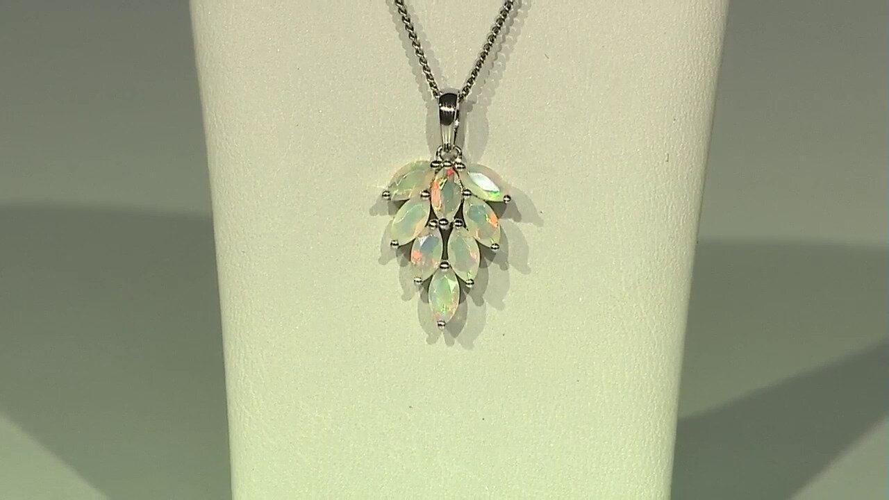 Video Welo Opal Silver Pendant