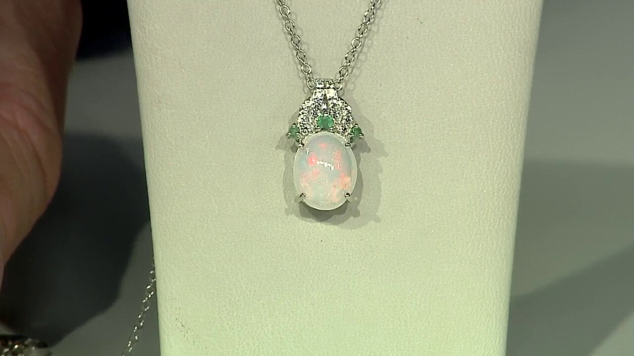 Video Welo Opal Silver Necklace