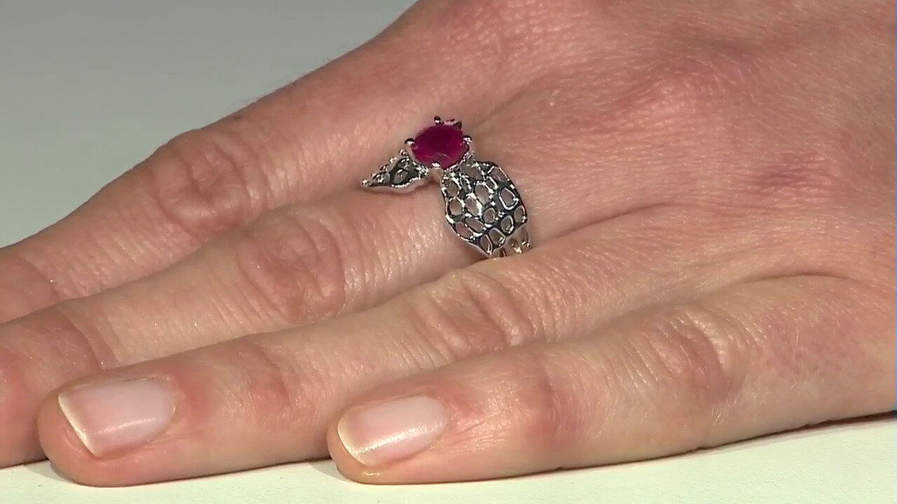 Video Bague en argent et Rubis de Madagascar
