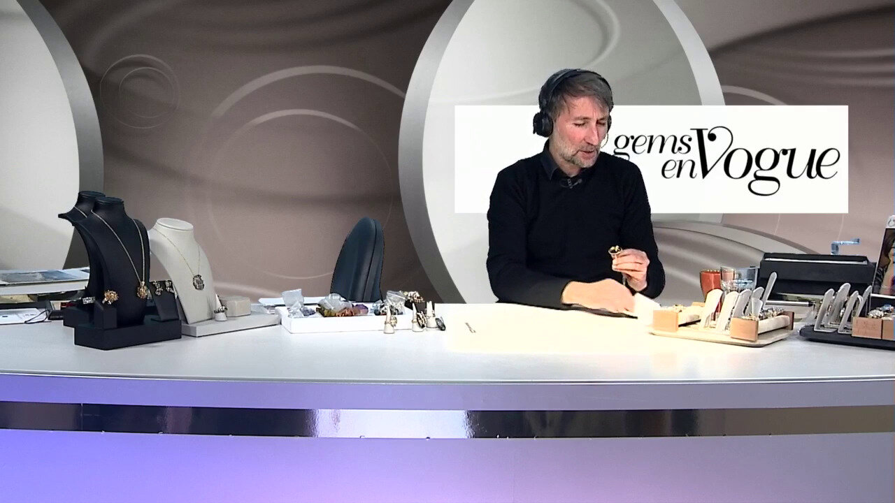 Video Zilveren ring met een zwarte onyx (Gems en Vogue)