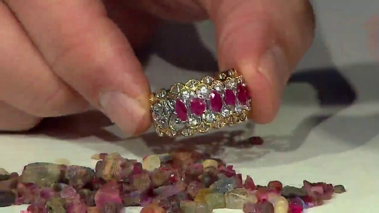 Video Burmese Ruby Silver Ring (Gems en Vogue)