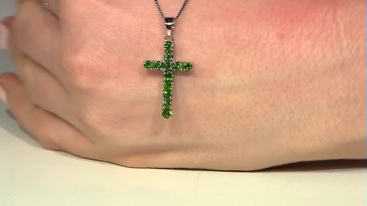 Video Pendentif en argent et Diopside de Russie