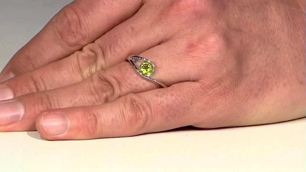 Video Peridot Silver Ring