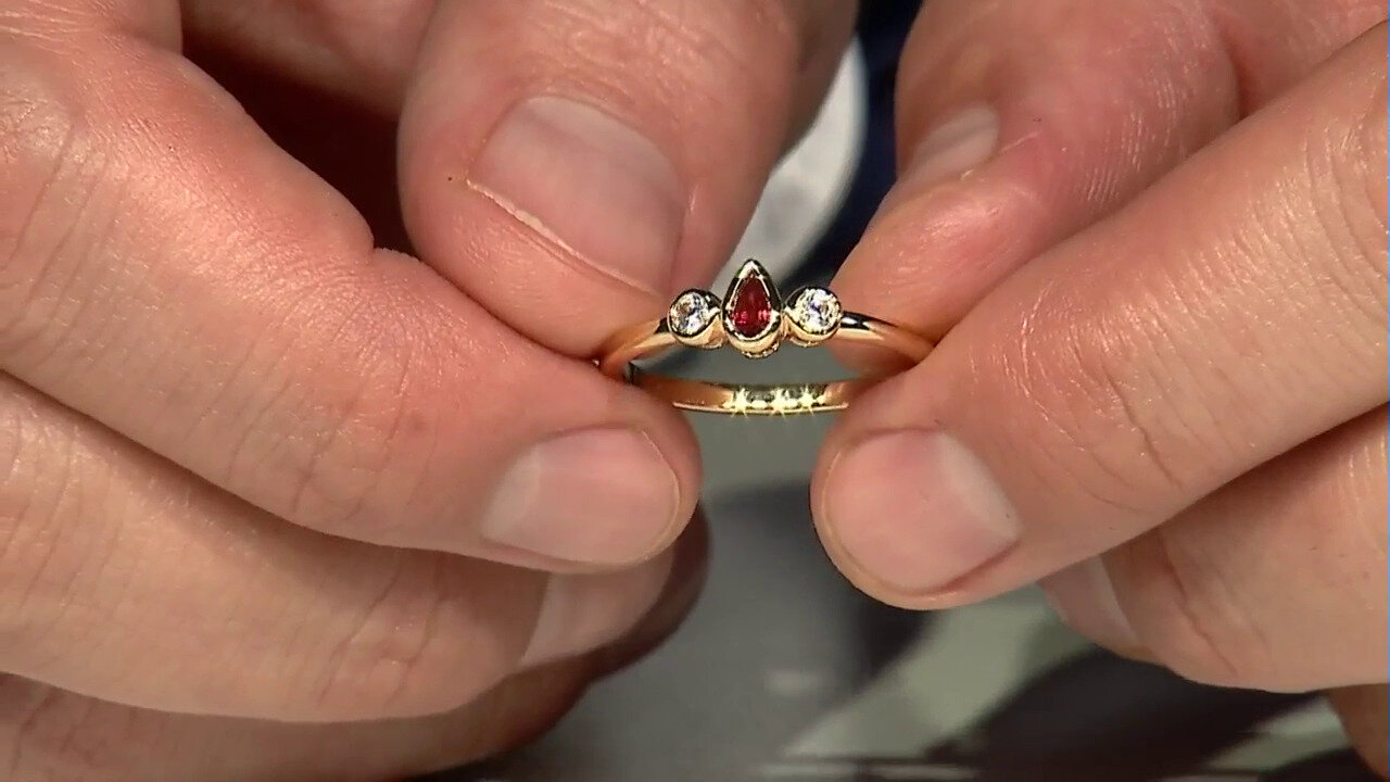 Video Tanzanian Ruby Silver Ring