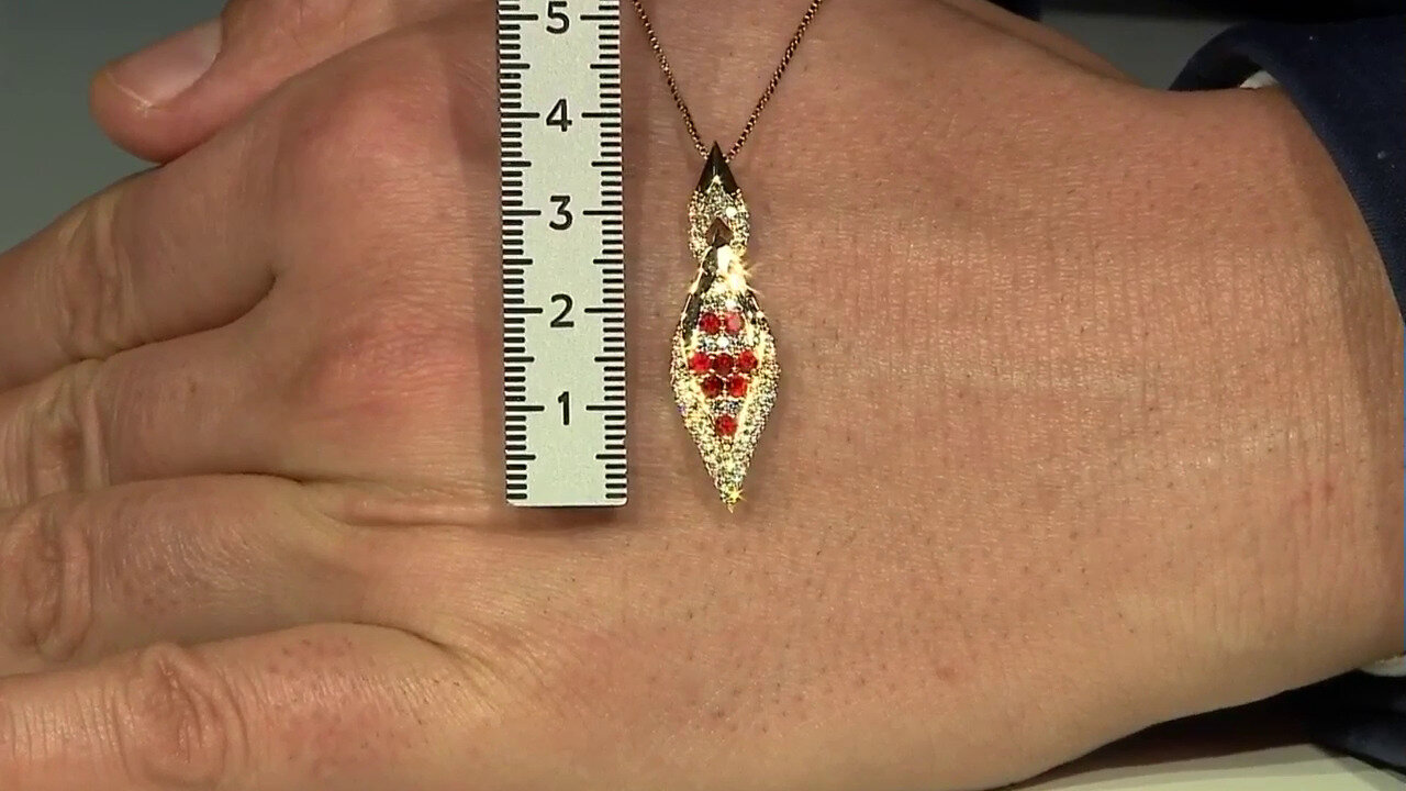 Video 14K Tanzanian Ruby Gold Pendant (de Melo)