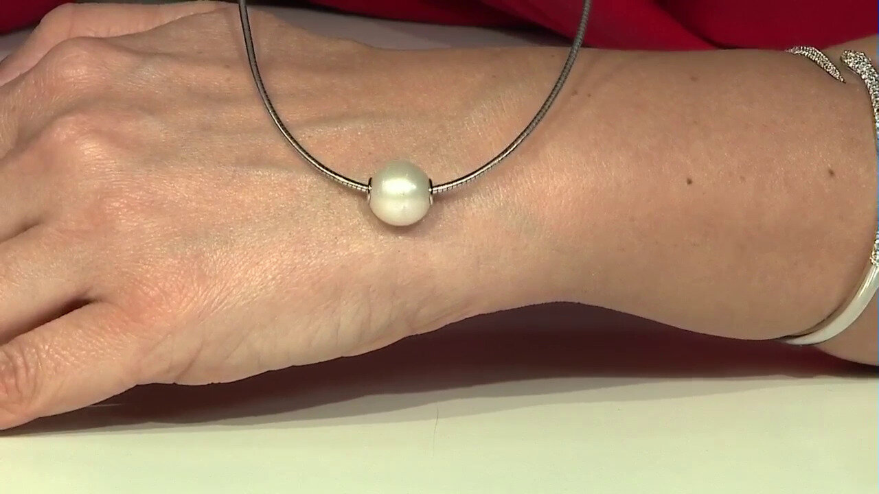 Video White Freshwater Pearl Silver Pendant (MONOSONO COLLECTION)