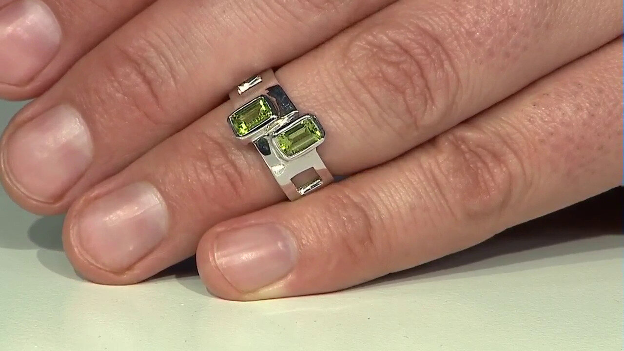 Video Peridot Silver Ring