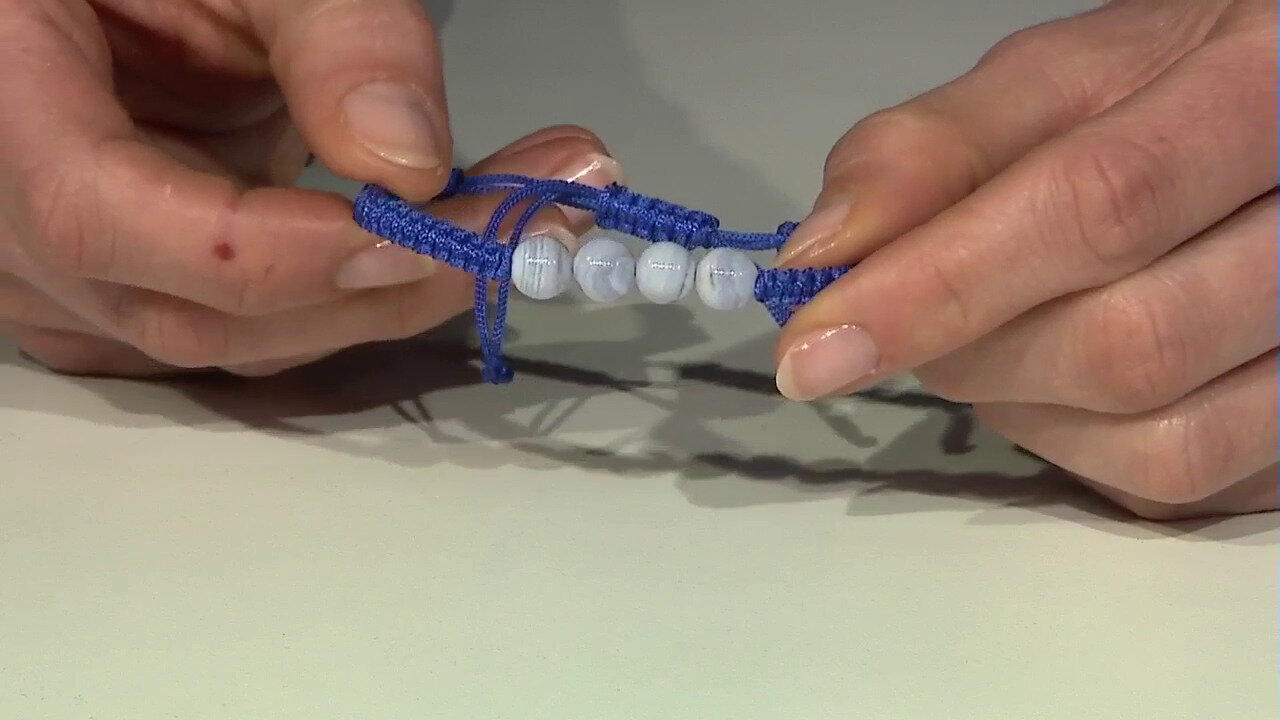 Video Armband met blauwe kant agaten