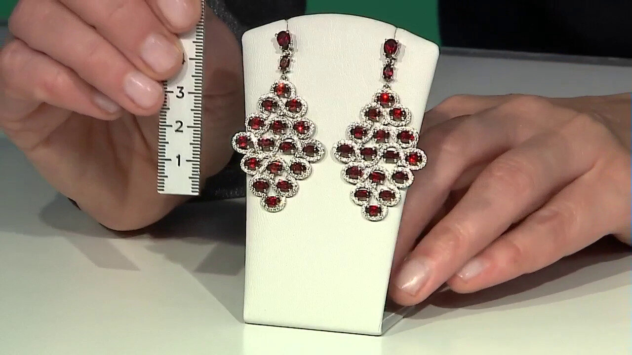 Video Mozambique Garnet Silver Earrings