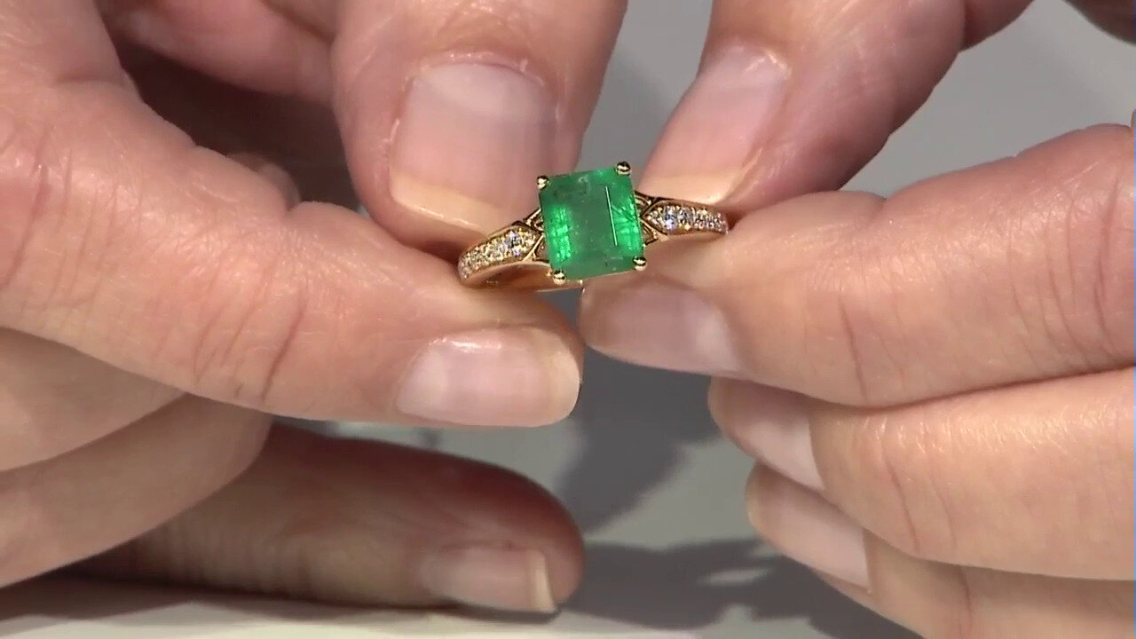 Video 18K AAA Zambian Emerald Gold Ring (CIRARI)