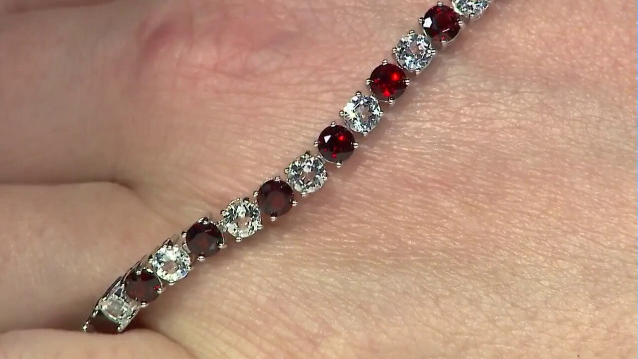 Video Mozambique Garnet Silver Bracelet