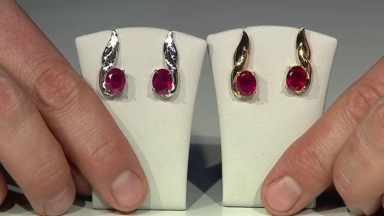 Video Madagascar Ruby Silver Earrings (de Melo)