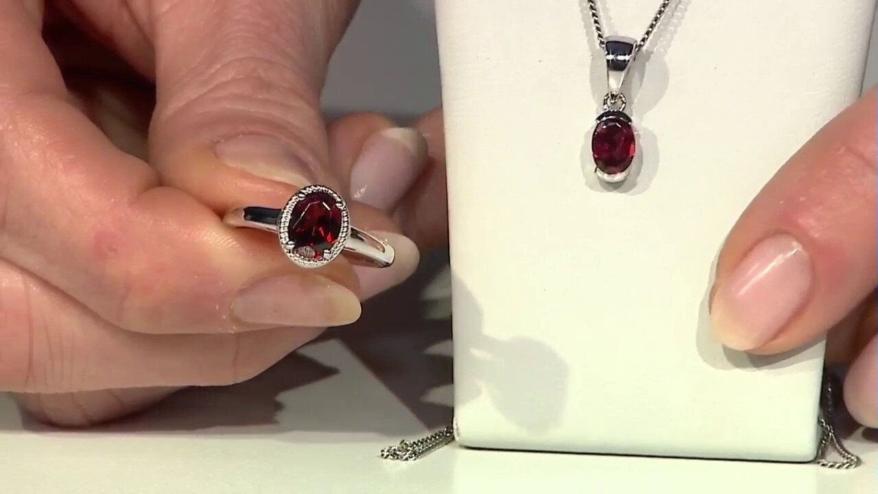 Video Indian Garnet Silver Ring