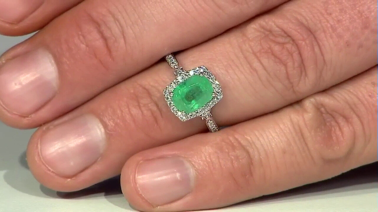 Video 14K Russian Emerald Gold Ring (AMAYANI)