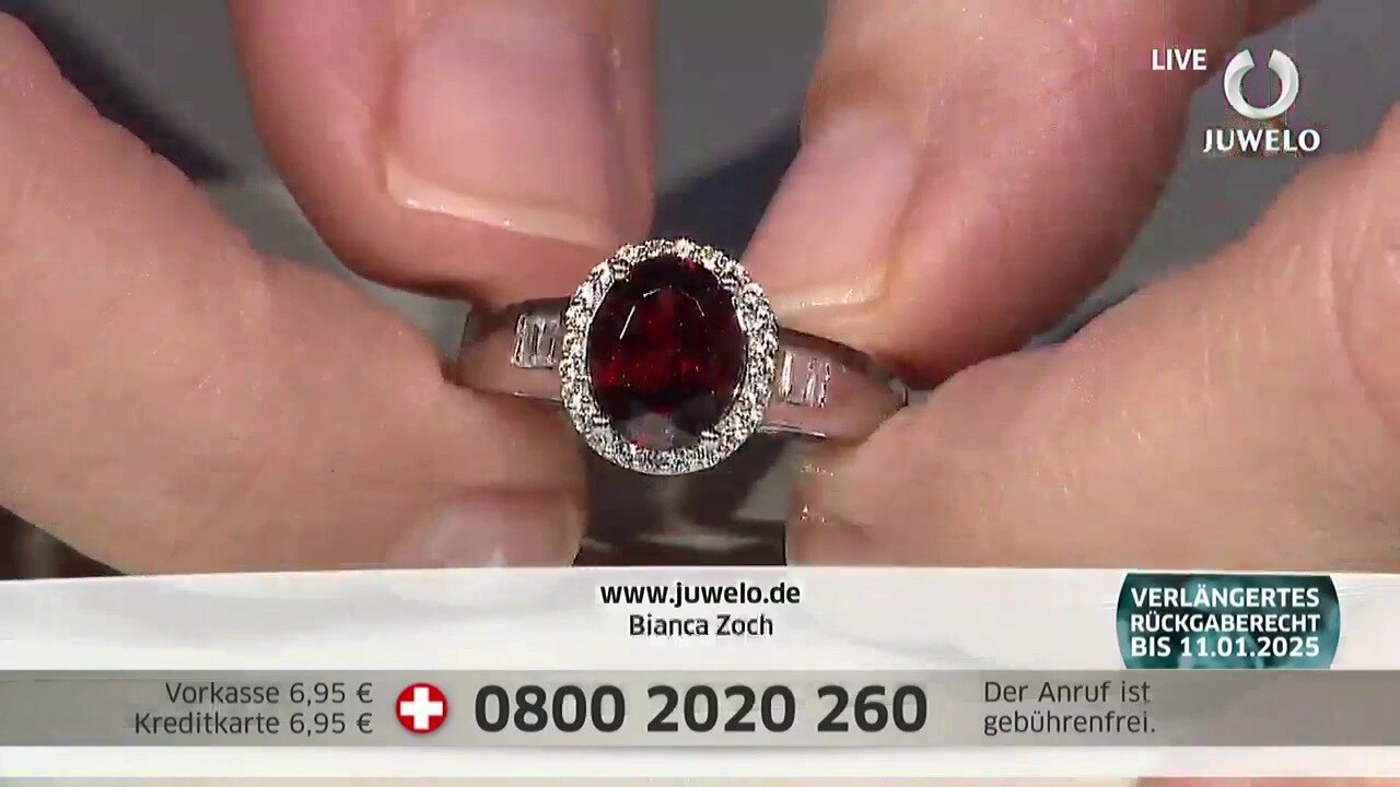 Video Mozambique Garnet Silver Ring