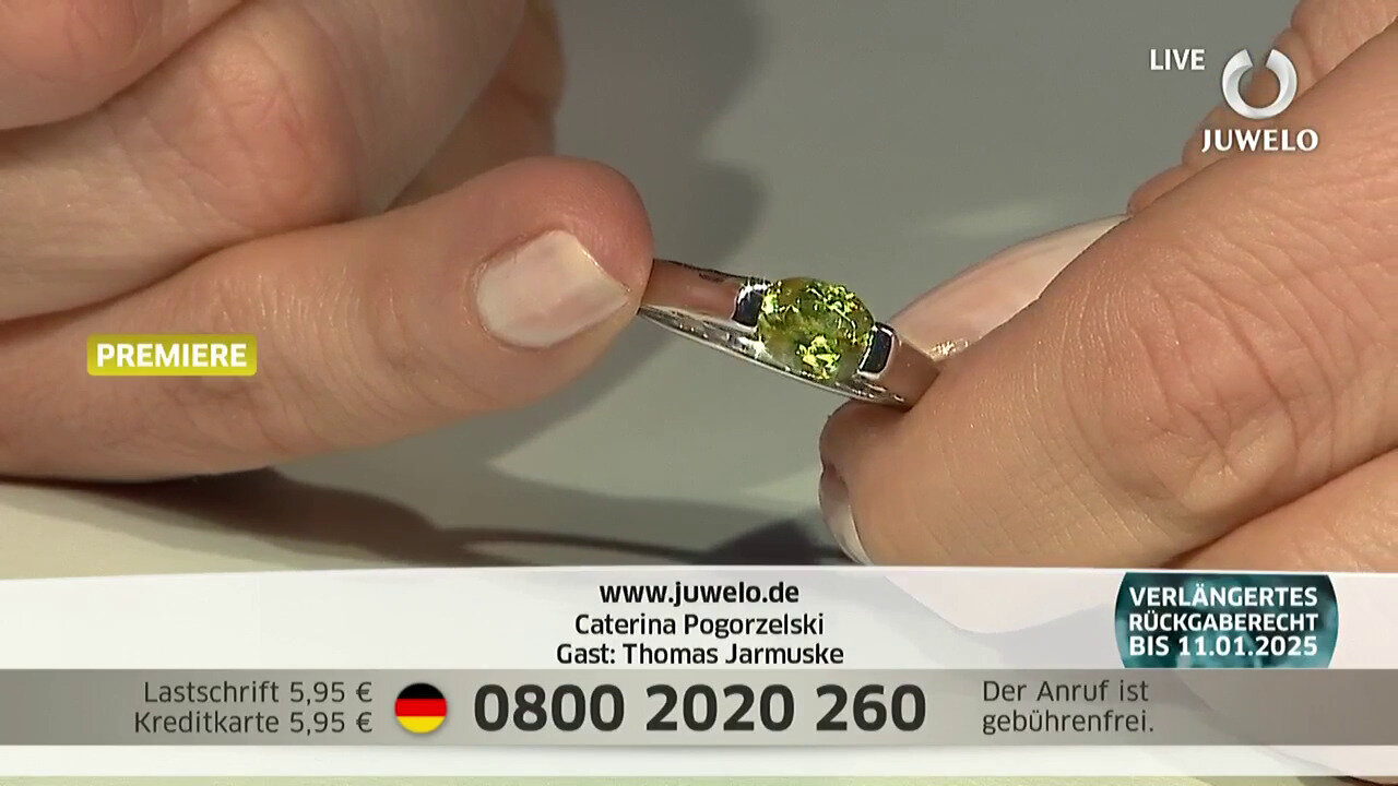 Video Sphene Silver Ring