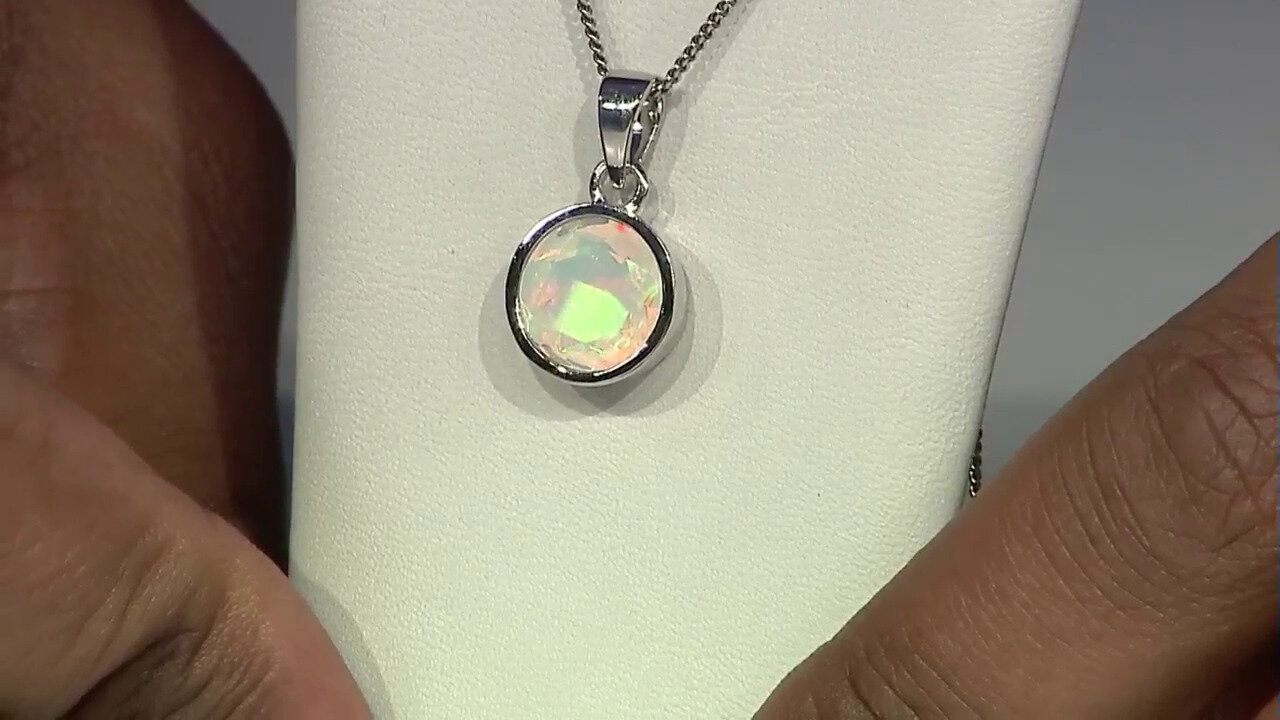 Video Welo Opal Silver Pendant