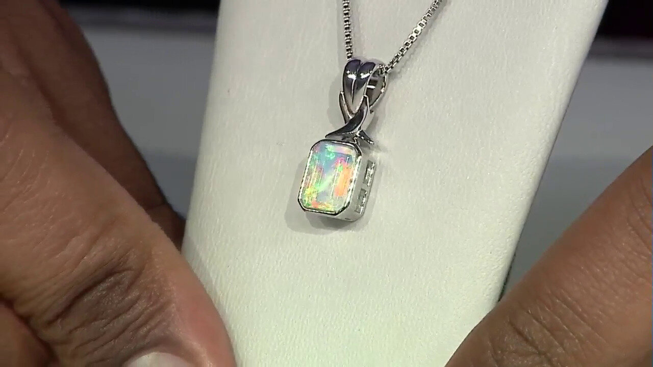 Video Welo Opal Silver Pendant