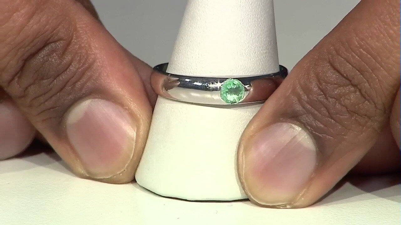 Video Bague en argent et Emeraude de Colombie