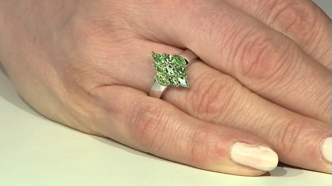 Video Tanzanian Tsavorite Silver Ring