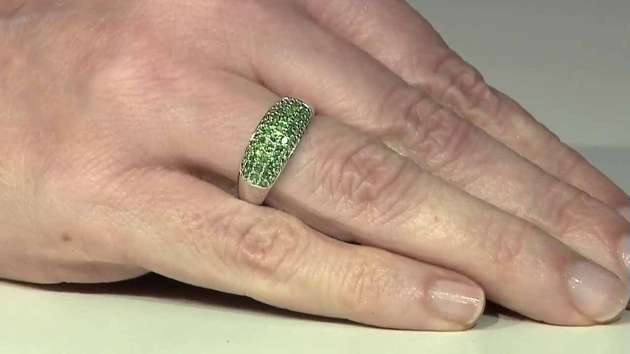 Video Tanzanian Tsavorite Silver Ring