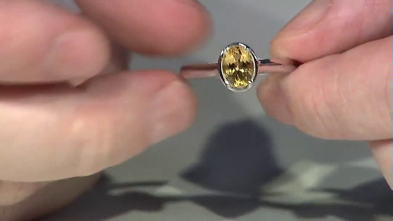 Video Anillo en plata con Berilo amarillo