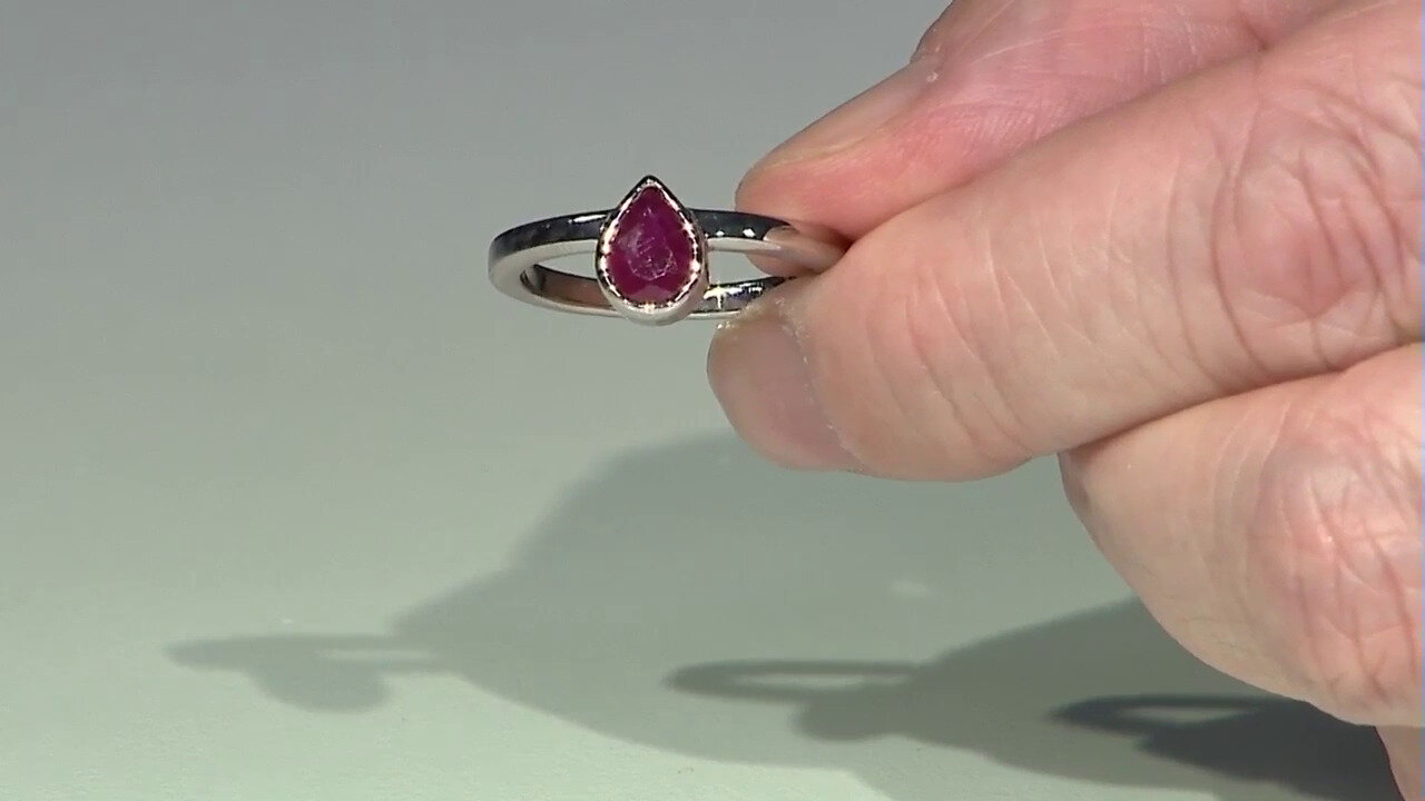 Video Madagascar Ruby Silver Ring