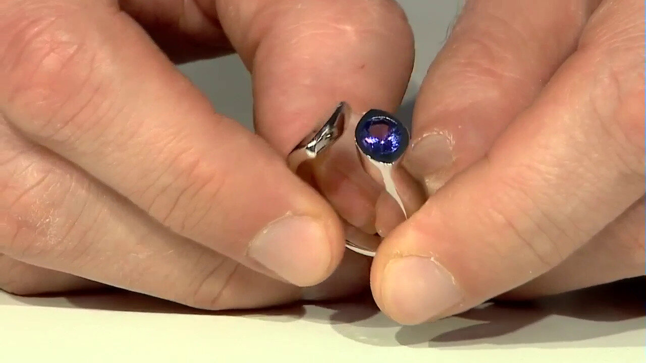 Video Tanzanite Silver Ring