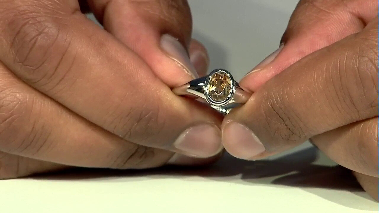 Video Mandarin Zircon Silver Ring