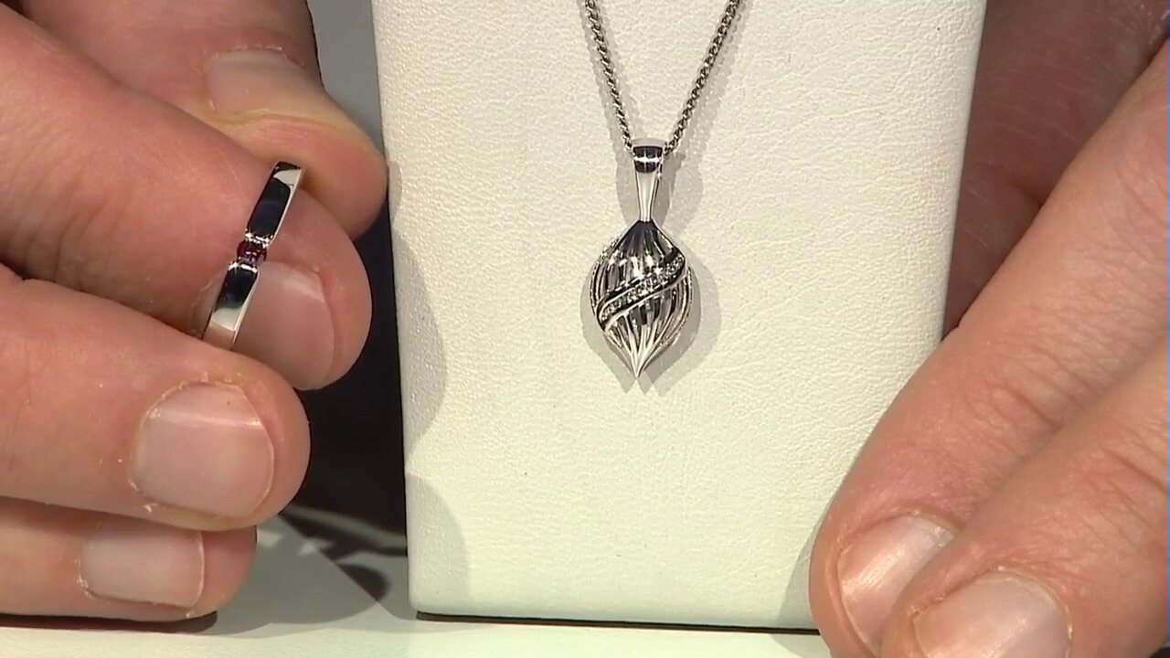 Video 9K I2 (I) Diamond Gold Pendant (Ornaments by de Melo)